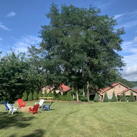 Waterview Retreat - In town convenience with beautiful Lake & Mountain Views
