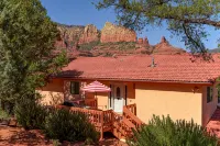 Fab Red Rock Views! 2 Masters & 2 Kings. Sleeps 9. Beauty & Privacy in Uptown - Jacuzzi