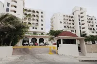 Oceanfront 2Br Villa for 6 -  3 Bathrooms - Walk to la Isla & Beach - Bungalow