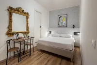 Soho Piaggiarelle by Dasso - Pensions