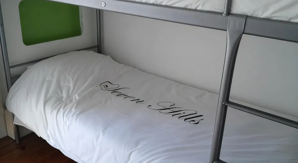 Hostel Seven Hills
