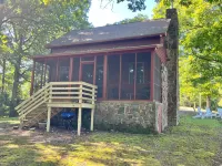 The Stone Cottage! Private with incredible views of the River and Mountains. - 3-Star