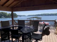 Life is Better at the Lake! Waterfront cabin on Lake Keowee - Chalets