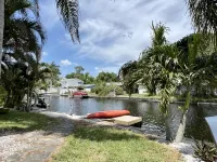 A Little Slice of Key West on Lake Tarpon - Kayak and fish from the back yard - WiFi