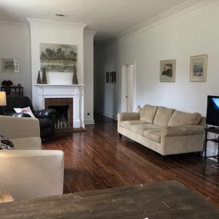 Historic home in Downtown Mobile next to Civic Center and Mardi Gras parades