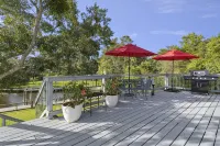 3Br/2BA w/Water Views-Game Room-Dock. Near Downtown Ocean Springs! Twin Palms - Homestays