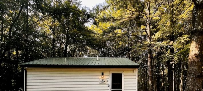 Prancing Doe Sleeps 6, or Rent All 4 for 20. Horseback Riding Across the Rd! Hotels in Laurel Township