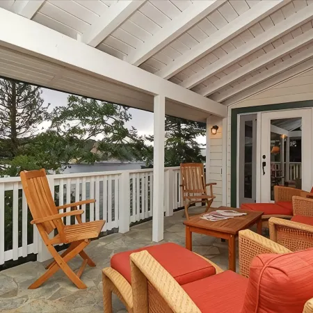 LAKE FRONT with VIEWS, private DOCK & AC