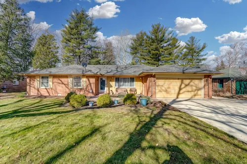 Newly Renovated, 1 block from BGSU, spacious and comfortable - 3-Star