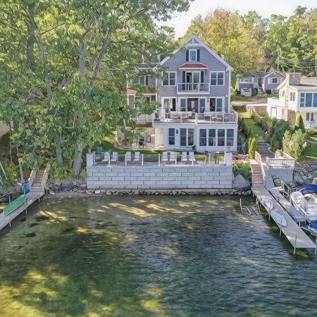 Waterfront Lake Winnipesaukee Luxury Family House with  Private Water-Dock+ More