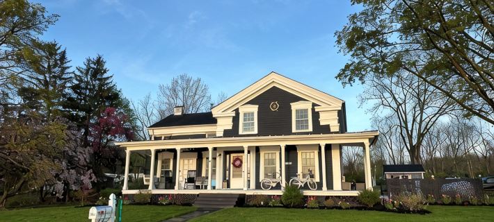 Waterfront Cayuga Lake Farmhouse - Lower 2027 Rates & Early Booking Specials Ξενοδοχεία στην πόλη Seneca County
