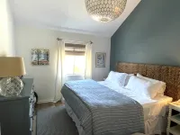 King Bedroom Suite Condo - Walking Distance to Beach!!! Linens/Towels included!! - Gym