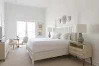 Oyster Bay Boutique Hotel - parking
