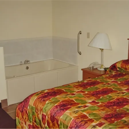 Hometown Inn & Suites
