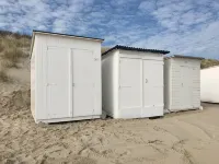 Zeeuws Huisje is centrally located within cycling distance of the beach - Homestays