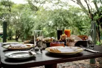 Kirawira Serena Camp - Frühstück