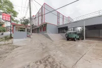 RedDoorz Syariah Plus Near Tugu Bubur Ayam Cianjur
