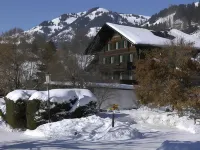 Saanen Gstaad Youth Hostel Hotel a Gstaad