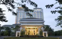 Hotel Santika Premiere Slipi Jakarta Hotels near Tanah Abang Train Station