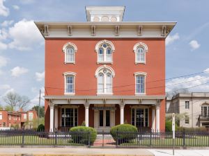 Ragland Mansion Bed & Breakfast