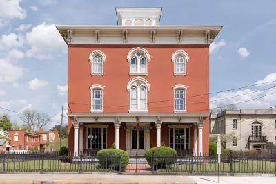 Ragland Mansion Bed & Breakfast Hôtels à : Colonial Heights