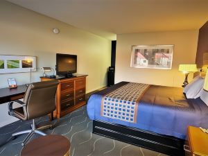 Economy 7 Inn- Newport News