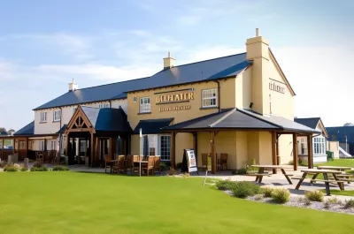 프리미어 인 래넬리 센트럴 이스트 Parc Howard 주변 호텔