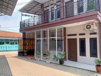 RedDoorz Near Fkip Untirta Serang Các khách sạn ở Tanjungsari