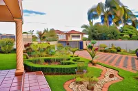 Mount Pleasant - Luxurious 4-Bed Villa Hotels in 
