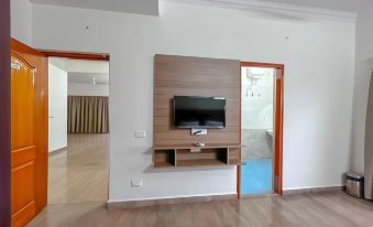 Hotel Elite by Agira- Spacious Apartments with Balcony