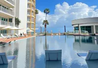 Peninsula Island Resort & Spa - Beachfront Property at South Padre Island - piscina