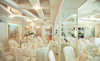 Hotel Akvareli Rus
