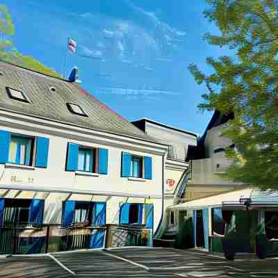 Hôtel Castel Fleuri Hotel Exterior