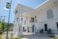 Sky's Villa Resort Hotel a 