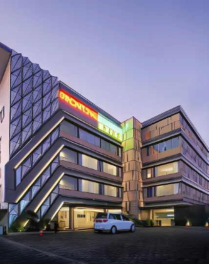 Front One Gosyen Hotel Salatiga