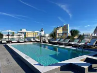 Nassau Suite South Beach, an All Suite Hotel - Rooftop Pools