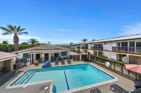 The Lemon Tree Hotel - piscine