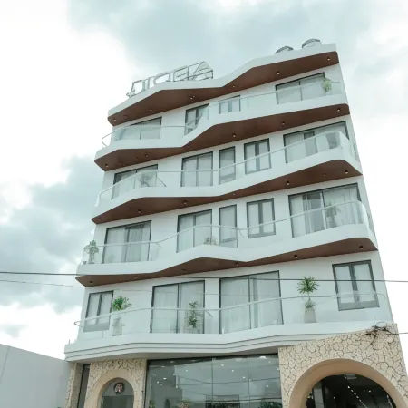 Diora Hotel Pleiku by Hos
