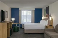 Spark by Hilton Denver International Airport