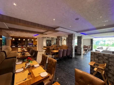 Hotel Shri Radha Nikunj Vrindavan Opposite Prem Mandir