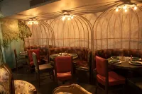 Metropole Hotels in Kolkata