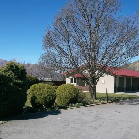 Sierra Motel and Apartments