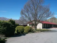 Sierra Motel and Apartments Hotels in Omarama