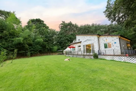 Gangneung Swieo Ganeun Jib Отели рядом с достопримечательностью «Джумунджин- Бич»