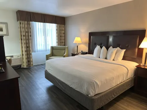 Quality Inn & Suites Everett Hotels in Everett
