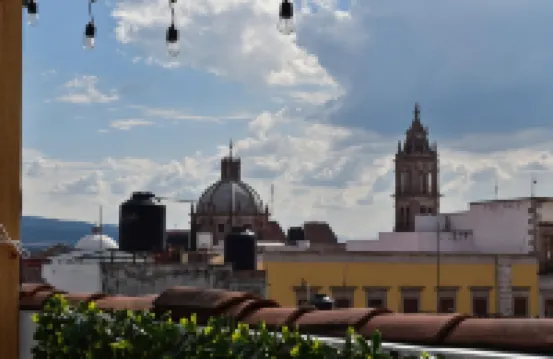 El Suburbio - Serapio Rendon