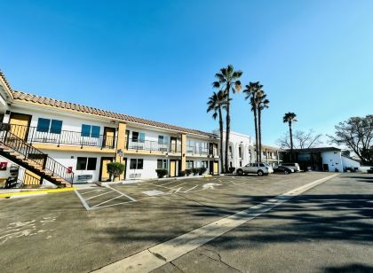 Casa Blanca Express & Suites Cypress Buena Park - Anaheim Area