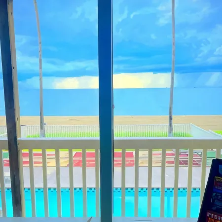 Sea Shell Inn on the Beach
