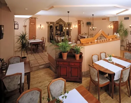 Hotel Hochdorfer Hirschen Отели в г. Айхштеттен