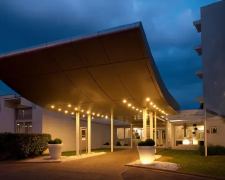 Novotel Massy Palaiseau Hôtels à : Champlan